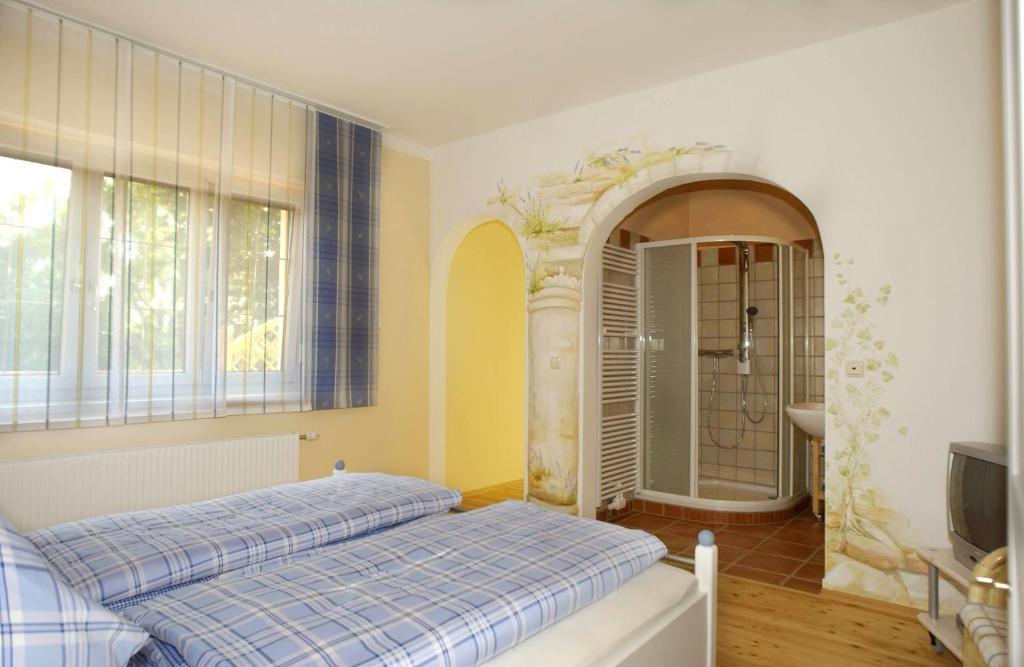 Hotel Garni Huegellandhof Neuhaus am Klausenbach Номер фото