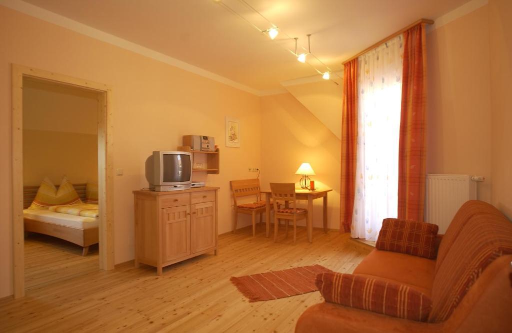 Hotel Garni Huegellandhof Neuhaus am Klausenbach Номер фото