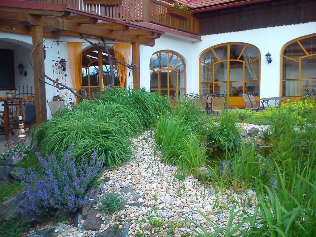 Hotel Garni Huegellandhof Neuhaus am Klausenbach Экстерьер фото